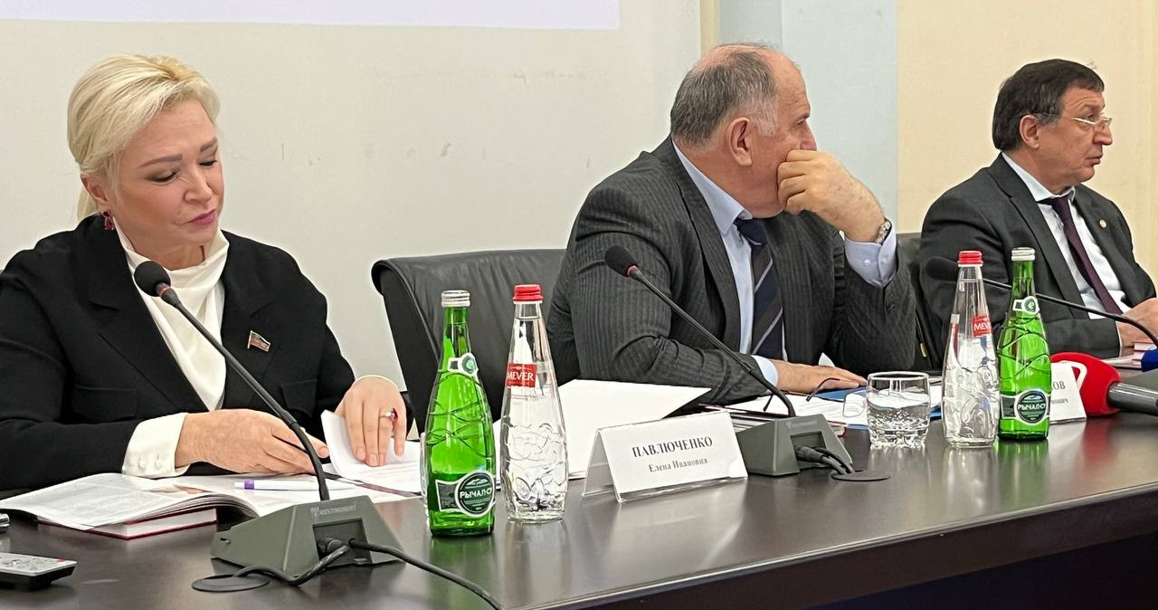 Встреча со студентами дагестанских ВУЗов, посвященная Дню российского студенчества, состоялась сегодня в Даггосуниверситете
